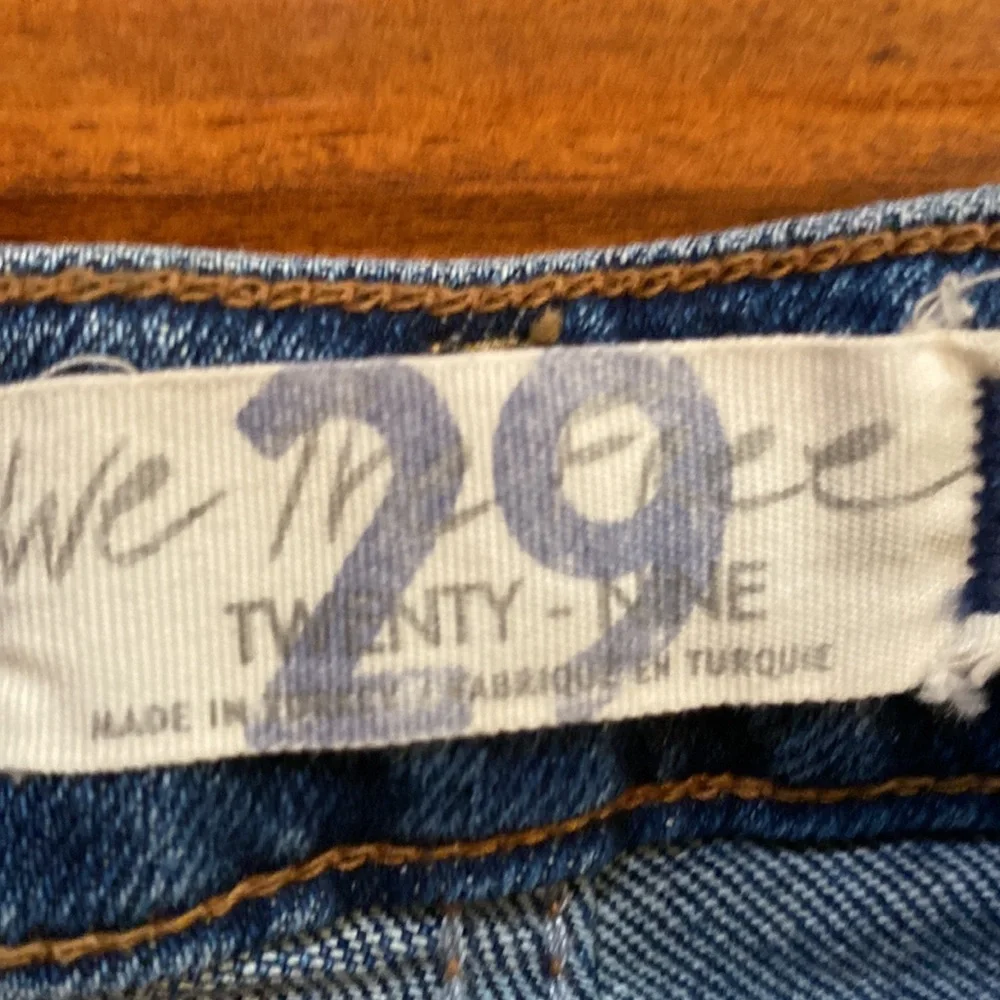 Free People High Waisted Distressed Cropped Jeans Size 29 - Picture 4 of 4